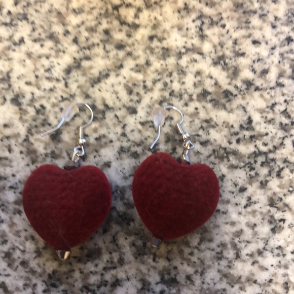 Gothic Queen of Hearts Earrings - Picture 2 of 2